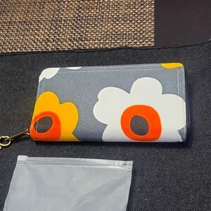 New Farmhouse is my style wallet